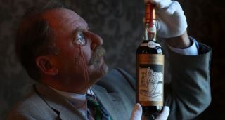 Chai whisky đắt nhất thế giới có giá hơn 1,1 triệu USD,  Macallan Valerio Adami 1926